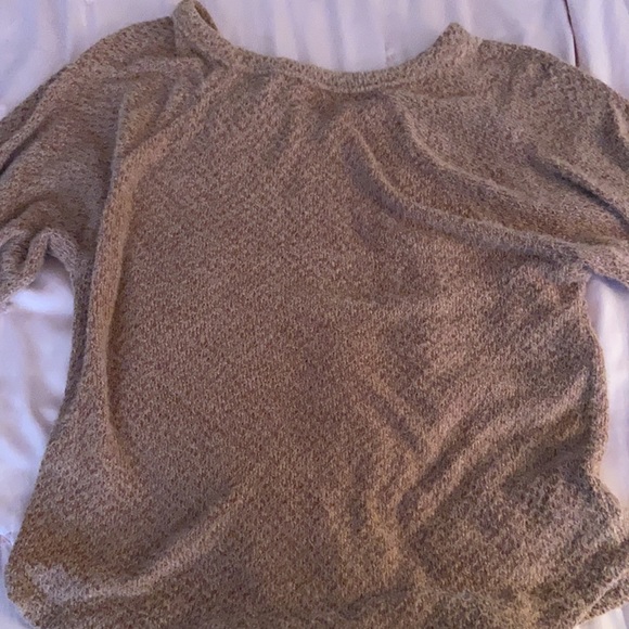 Hollister sweater - Picture 3 of 3